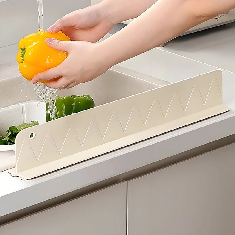 SLICON SINK SPLASH GUARD WITH SUCTION CUPS FOR KITCHEN AND BATHROOM